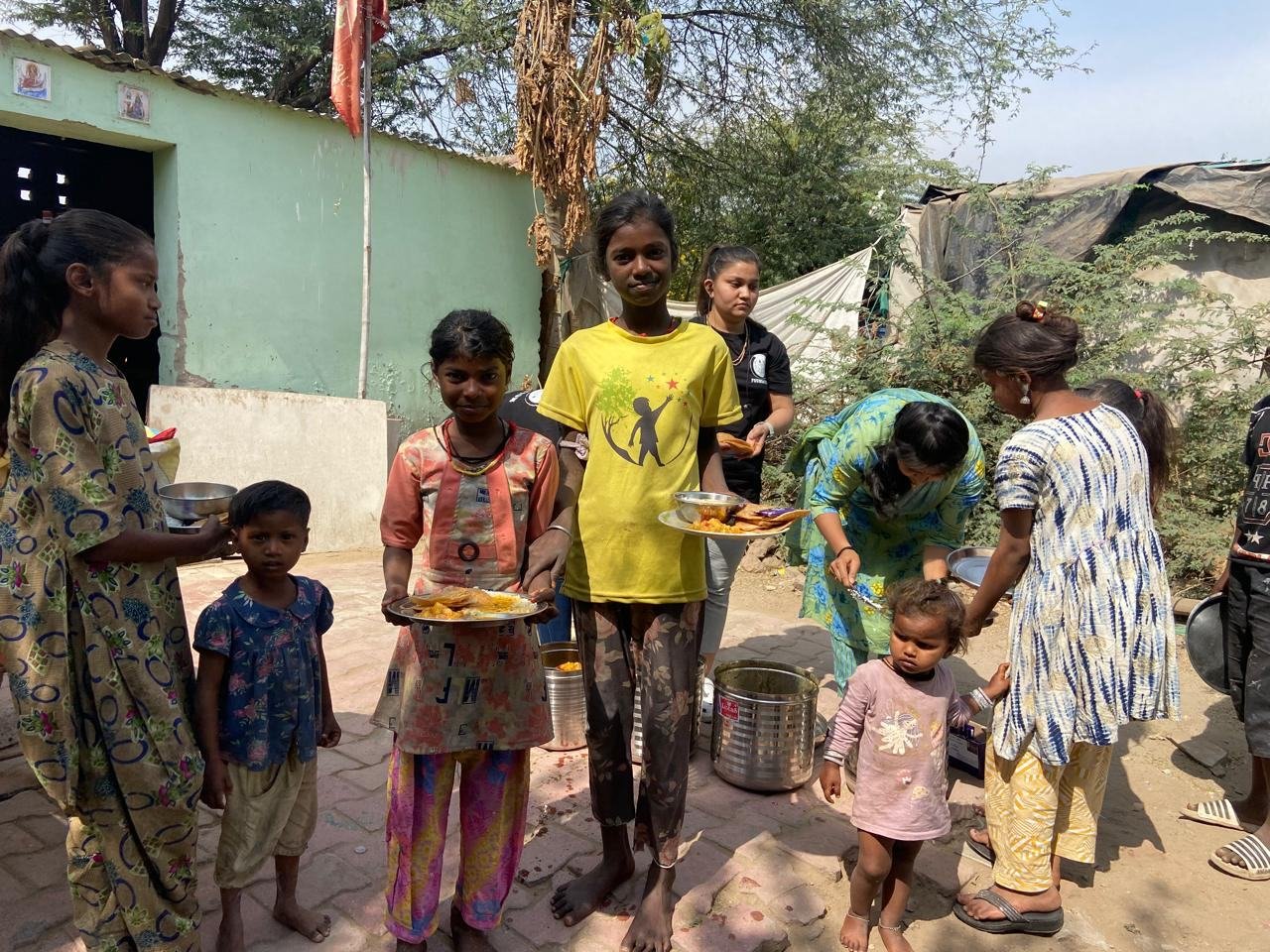 Evening meal service &mdash; Hunger Relief