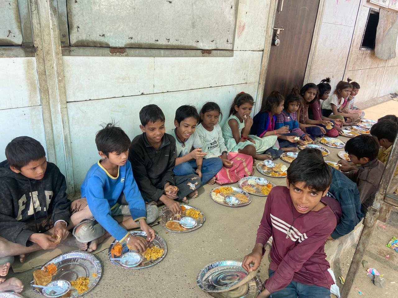 Evening meal service &mdash; Hunger Relief