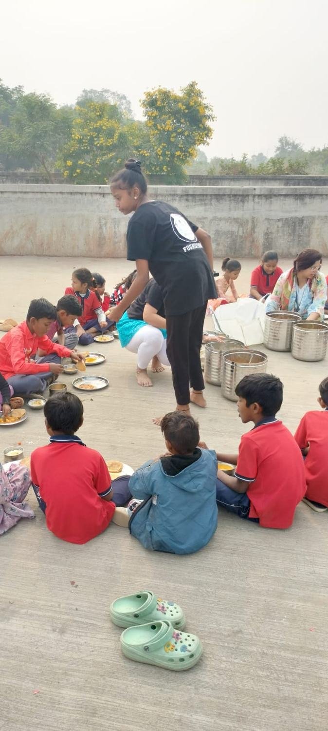 Evening meal service &mdash; Hunger Relief